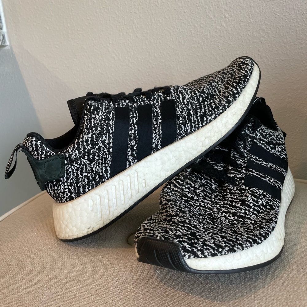 Mens size 9 Adidas Boost